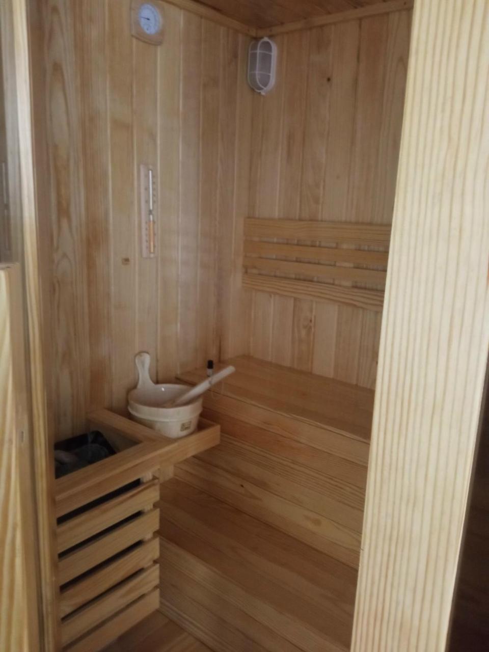 Khach San Hung Viet Hotel Kon Tum Bagian luar foto